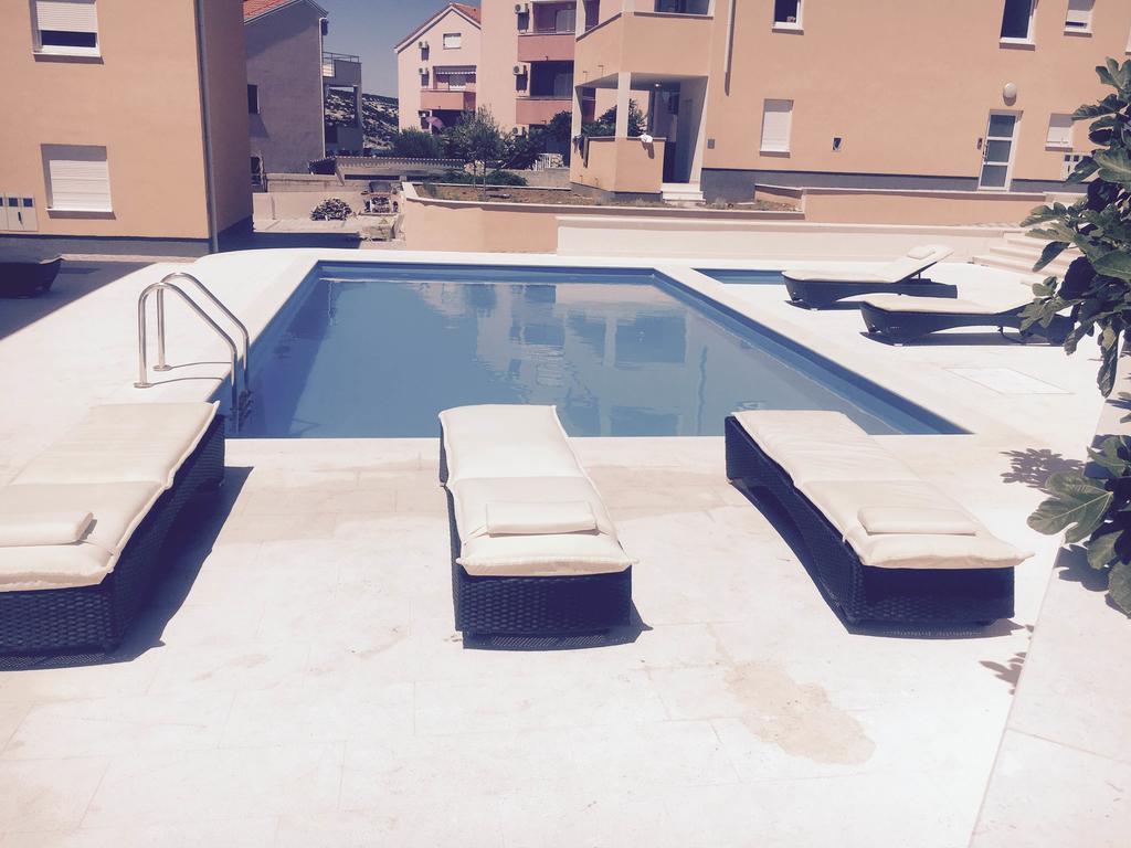 Orange Apartments Новаля Екстериор снимка