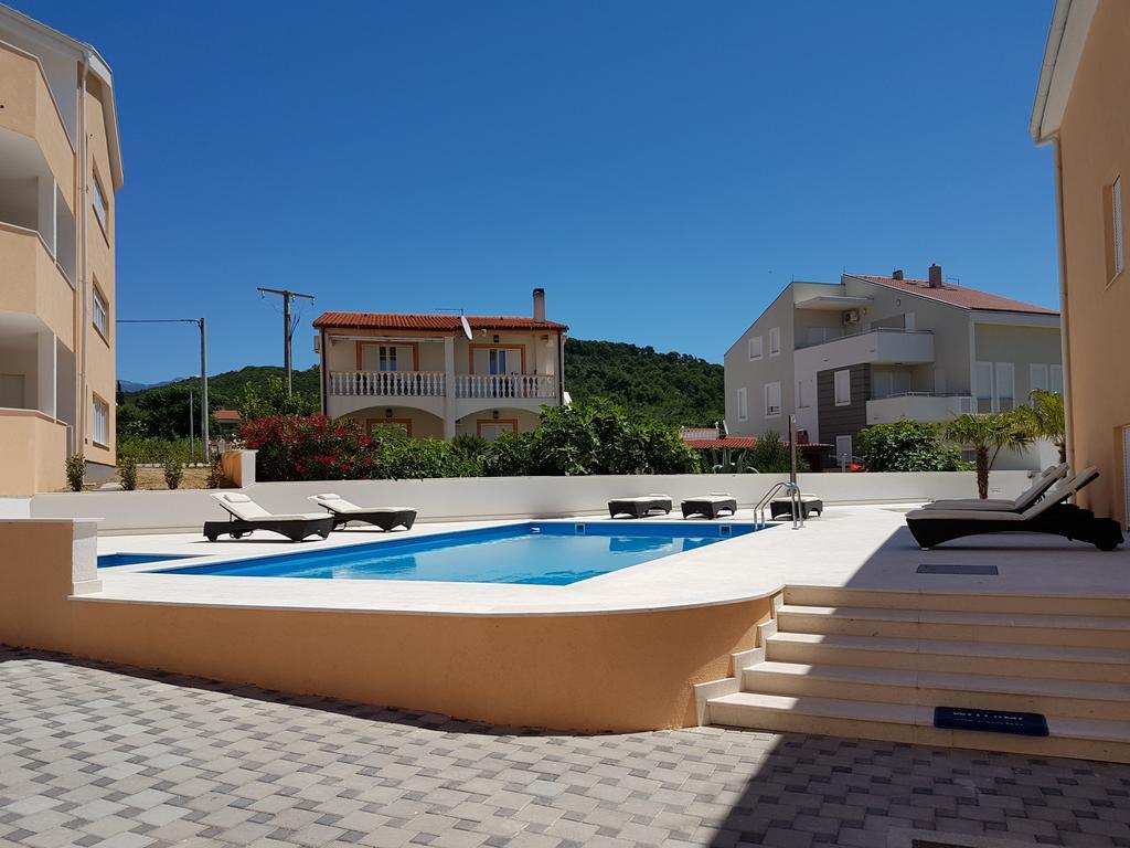 Orange Apartments Новаля Екстериор снимка